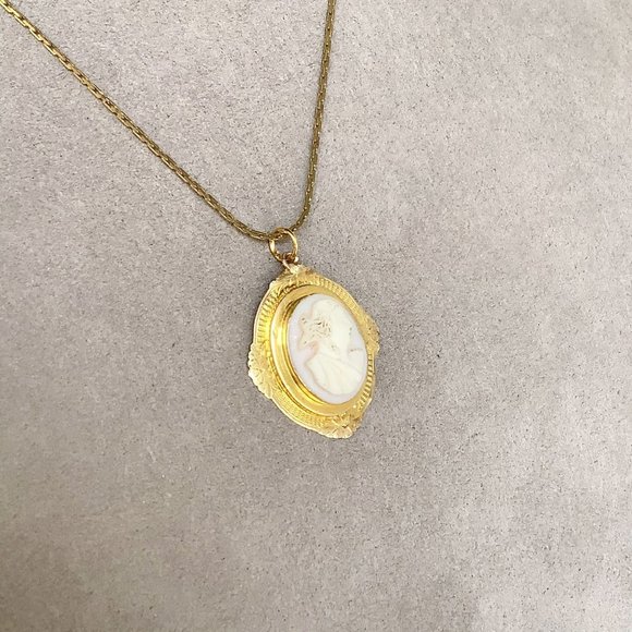 Vtg Carved Shell Cameo Necklace Lady Cameo Brass Setting Gold Tone Napier Chain - Picture 4 of 7